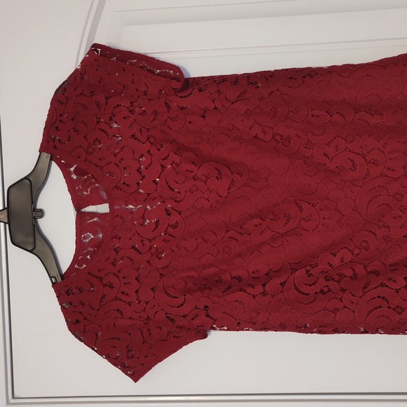 Loft Lace Dress - Picture 2 of 9